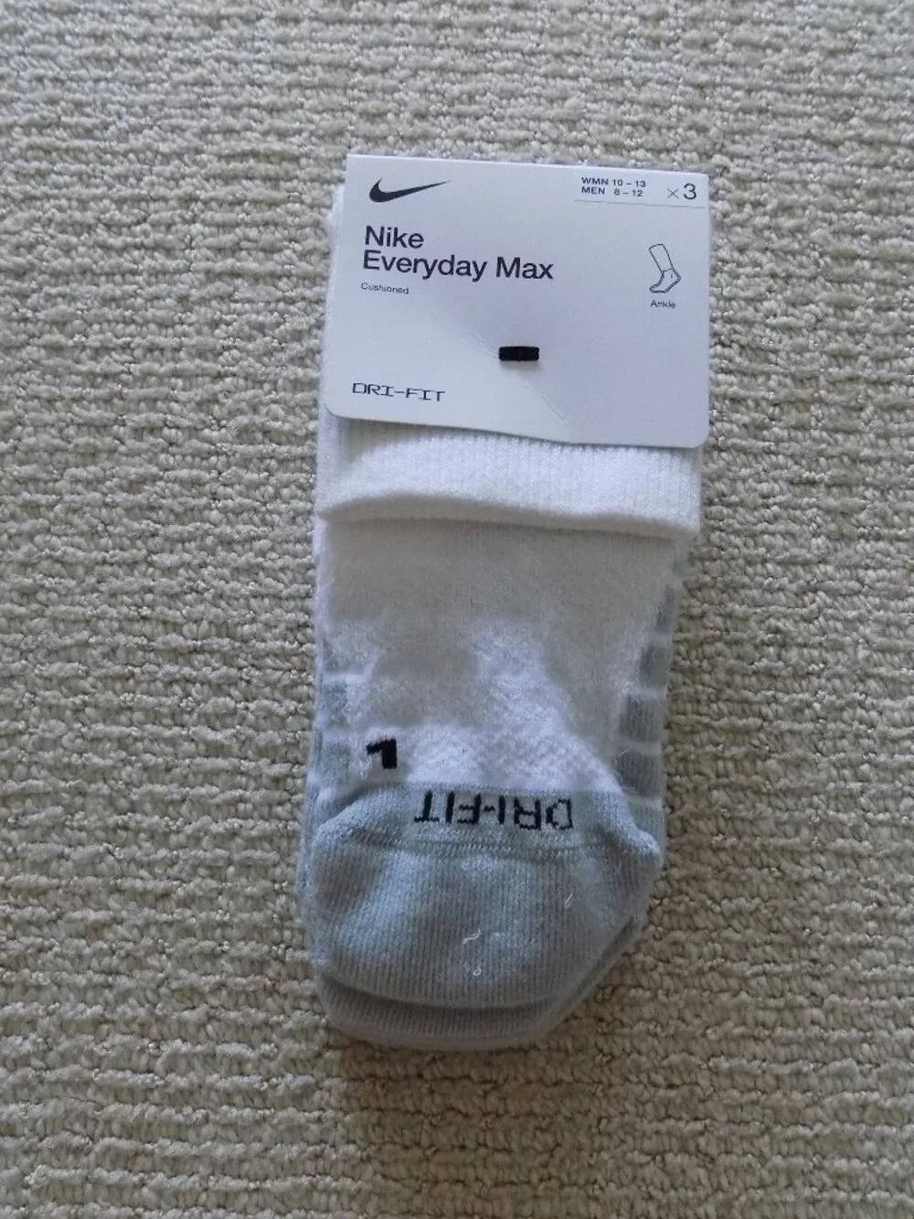 NWT MENS NIKE EVERYDAY MAX CUSHIONED ANKLE SOCKS WHITE GREY BLACK #1